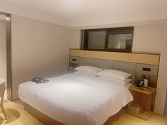 -全季酒店(重庆李子坝牛角沱地铁站店)