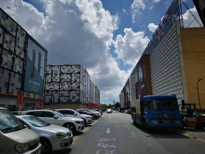 欧亚美浦东家具广场(浦三路店)-"说是家具广场里面有好几幢楼,有卖