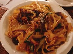 -胡桃里音乐餐厅(陶溪川店)(川湘赣菜·世界百大酒庄直供红酒·音乐表演)