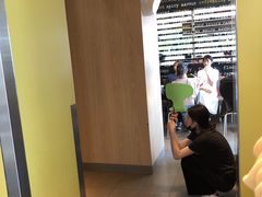 -麦当劳(龙洞店)
