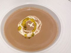 松露蘑菇奶油汤-C&R西班牙餐厅