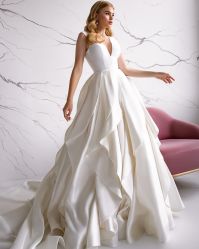 -伯瓷皇后婚纱艺术空间