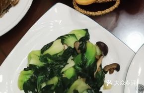 Stir-Fried Greens with Mushrooms