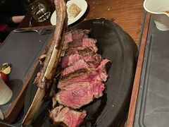 -恰餐厅及酒吧 CHAR Bar & Grill (北京丽都皇冠假日店)