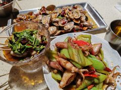-蚝堡·生蚝海鲜烧烤物种起源•海肠捞饭(刘公岛店)