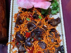 虫草花炒木耳-吉祥圣雪藏餐