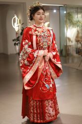 -艾米丽婚纱礼服