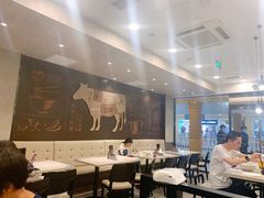 大堂-康师傅私房牛肉面(马泉营奥莱店)