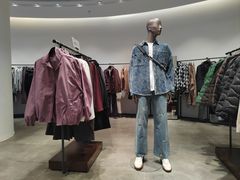 -URBAN REVIVO(上海中庚漫游城店)