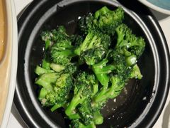 -八府香鸭·啫啫煲(华山路店)