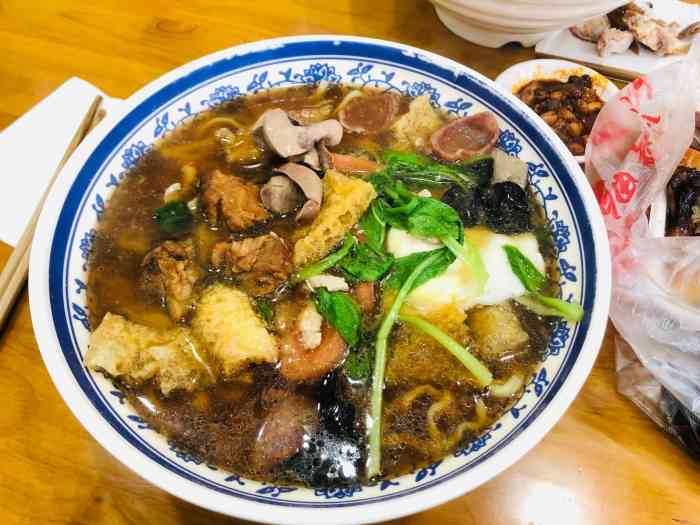 全家福大碗面(热河南路店)-"全家福汤面,猪肝肉丝炒面和三鲜炒饭.面.