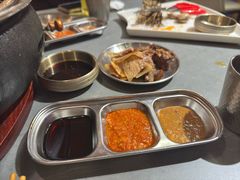 -围炉肉舍•炭烤活鳗•丹东海鲜烤肉(步行街店)