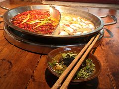 -四小区火锅·巷子里的重庆火锅(花照壁店)