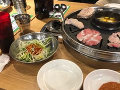-江南猪肉商会无限续吃(弘大店)