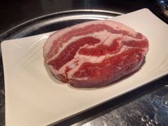 超厚五花肉-韩聚屋韩国烤肉餐厅(新北万达店)