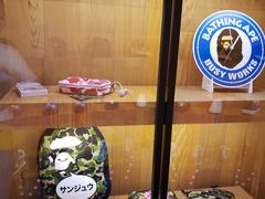 -BAPE STORE®(斯普瑞斯奥特莱斯店)