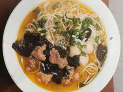 三鲜粉-菜苔子牛肉粉(大华南湖公园世家店)
