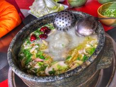 -南渝食府.墨脱石锅松茸鸡
