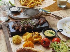 -Mark&Mars Restaurant