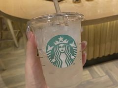 -星巴克(上海虹桥站2A检票口)