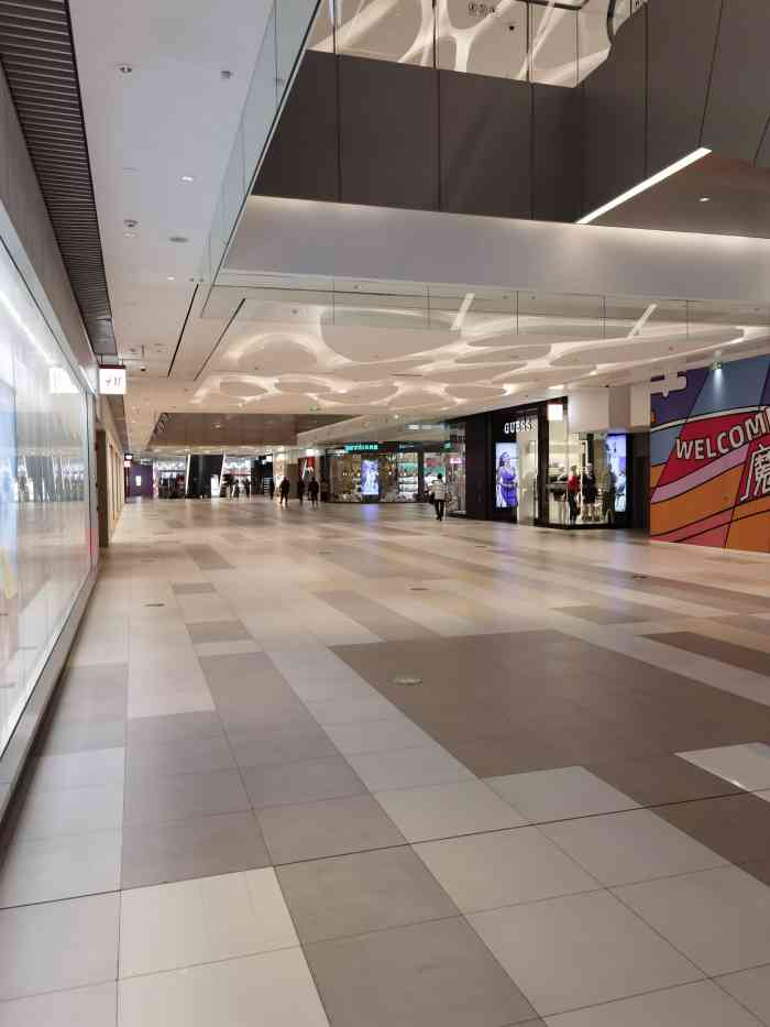 莘庄维璟印象城-"环境好,比较近.目前还免费停车,经常去.