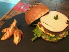 芝士汉堡-HIGH FIVE哈福手工汉堡(桂林路店)