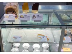 面包甜点陈列柜-喜茶(北京华贸购物中心店)