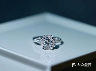 钻戒的镶嵌不一样，会带给你不一样的惊喜