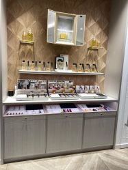 -法国娇兰精品店