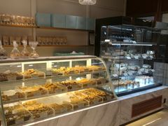 面包甜点陈列柜-老大昌(淮海中路店)