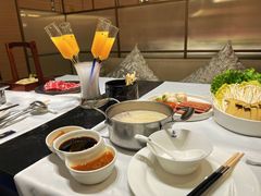 -红鼎豆捞·非遗鲍皇汤火锅(宝丰路店)