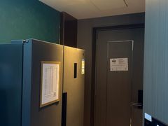 -粤塔x电竞酒店(深圳龙华大浪后浪新天地店)