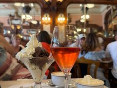 -Majestic Café