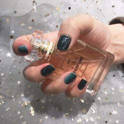 -蜜丝卡伦美甲美睫连锁