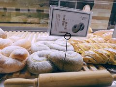 全麦蜂蜜黑芝麻-野上麦田(中贸广场店)