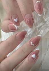 -蜜桃美甲美睫化妆