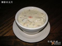 蜆肉ｃｒｅａｍ磨菇湯-澳美客(铜锣湾翡翠明珠广场店)