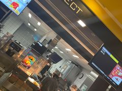 -麦当劳(世界城广场店)
