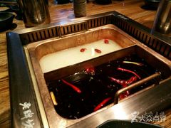 -老牌坊云南鱼豆花火锅(爱建店)