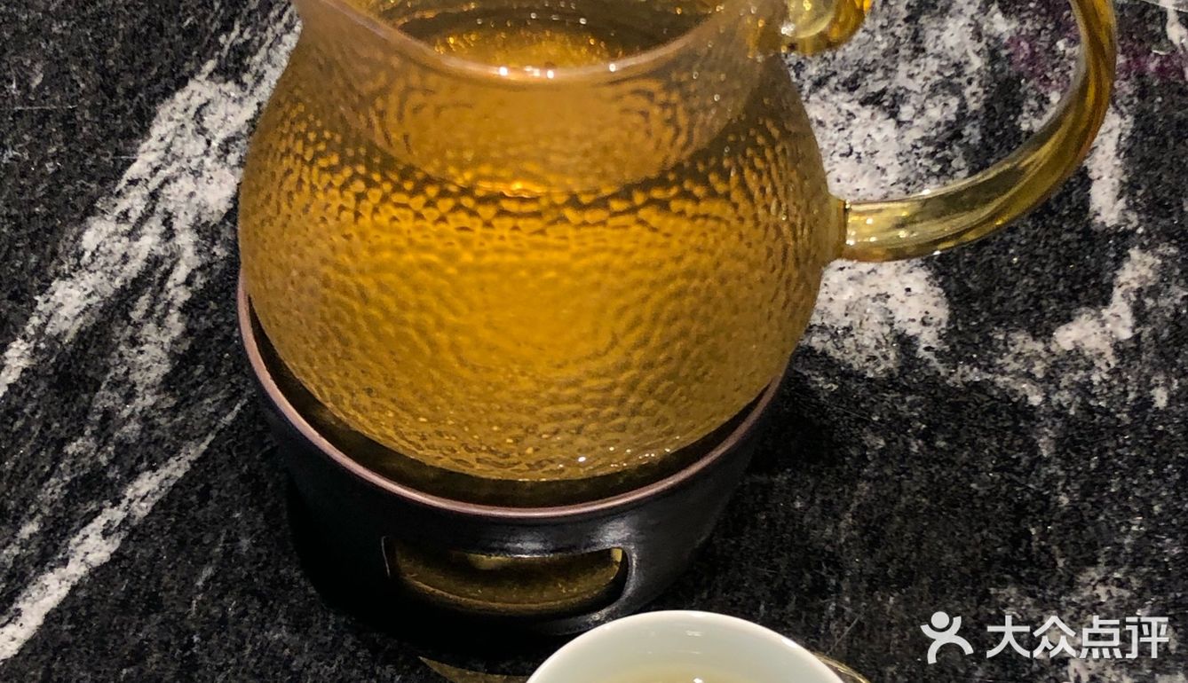 品鉴珍馐佳肴，尽享茶艺之美