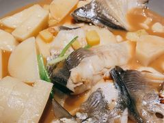 鲳鱼烧年糕-荣小馆(杭州大厦店)