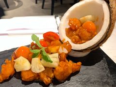椰果酸甜咕唠虾-闻见中国海南菜(K11店)