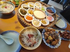 -包整·丝娃娃(一览甲秀楼风景店)