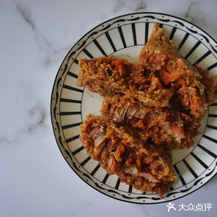 炒鸡无敌好吃的手工大肉粽，内馅简直绝了[得意]
