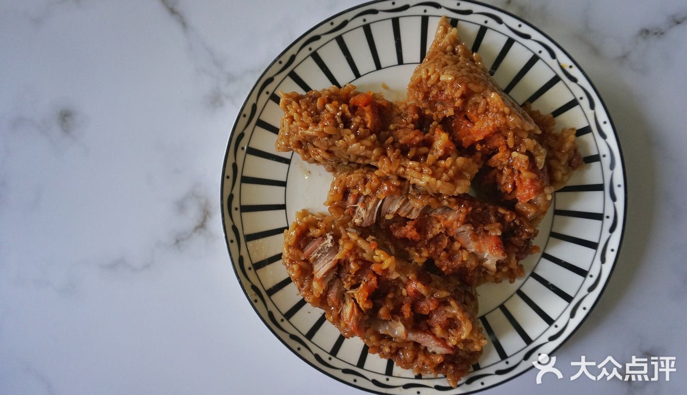 炒鸡无敌好吃的手工大肉粽，内馅简直绝了[得意]