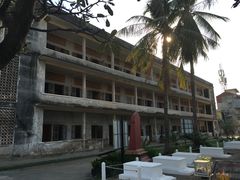 -吐斯廉屠杀博物馆