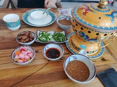 -毛辣果·贵州红酸汤牛肉火锅(西单店)