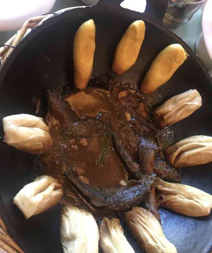 古洼一锅鲜(廊坊店)-"[薄荷]环境: 就在永丰道边上,门口写着.