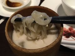 黄鱼煨面-杭州西子湖四季酒店·金沙厅