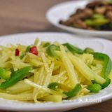 午饭也有很认真的在吃